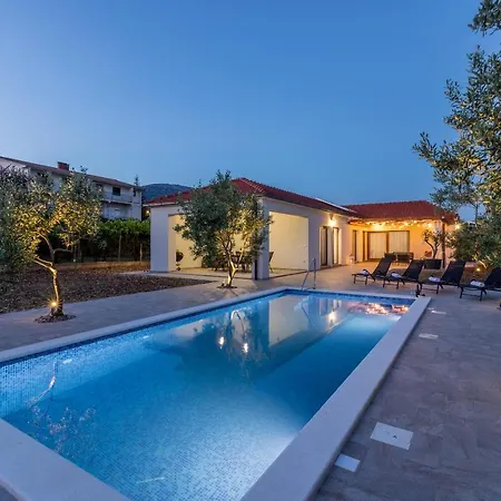 Villa Mamma Mia Kastela Exterior photo